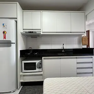 Par001 - Apto Amplo à 30m Do Mar, 3 Quartos Sendo 1 Suíte, Telas De Proteção, Ar Condicionado, 3 Banheiros, Garagem E Internet Apartamento Balneário Camboriú